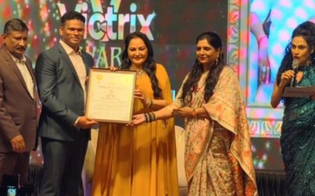 Actress Jayaprada honoured eminent personalities of the country at Dr. Jyoti Mane's Grand Victrix Awards Season 2