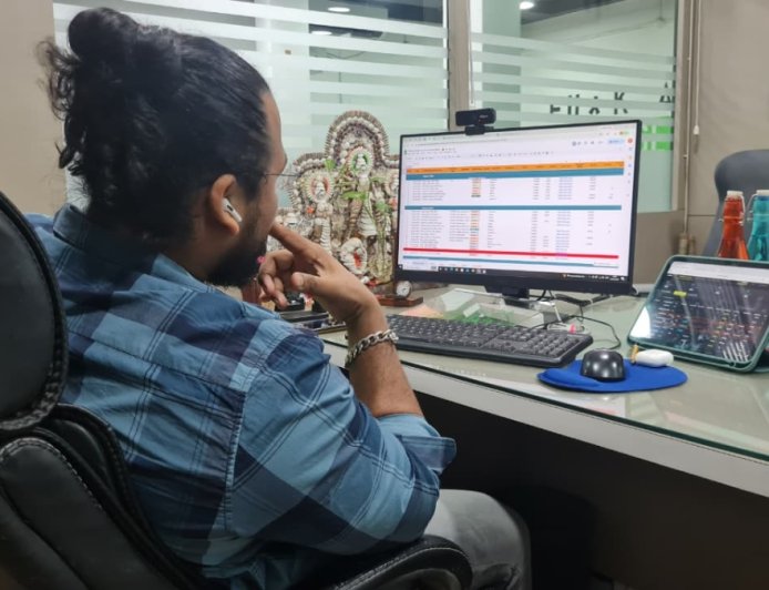 They Lost Everything at 30. Twelve Months Later, They Built a Rs 1 Crore Empire from Scratch